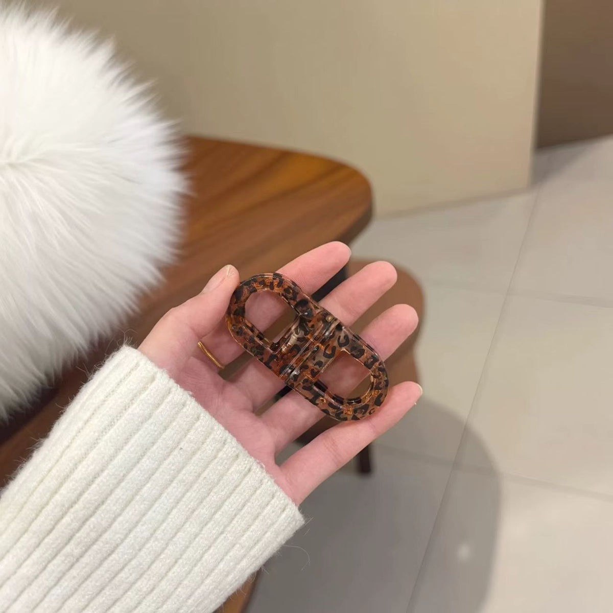 The Magnetic Flat Claw