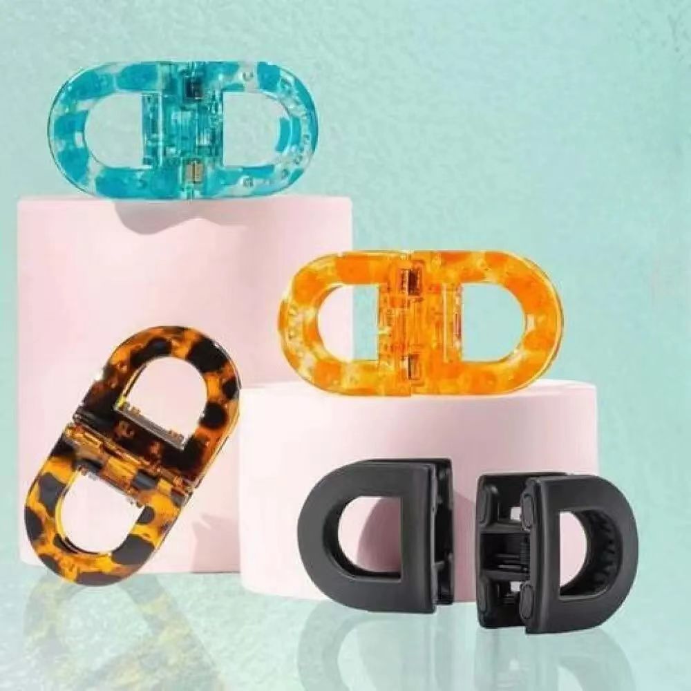 The Magnetic Flat Claw
